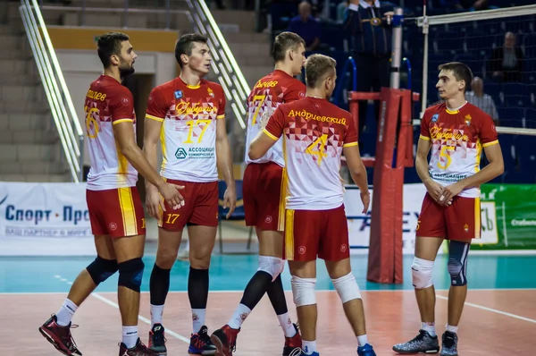 Men play volleyball — Stock Photo, Image