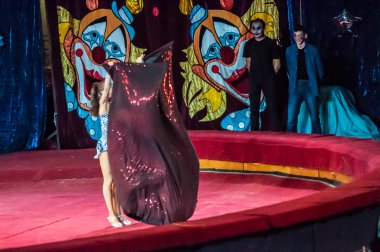 Odak dress up sirk yıldız gerçekleştirmek