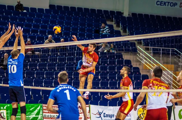 Erkek Voleybol yarışmalarda — Stok fotoğraf