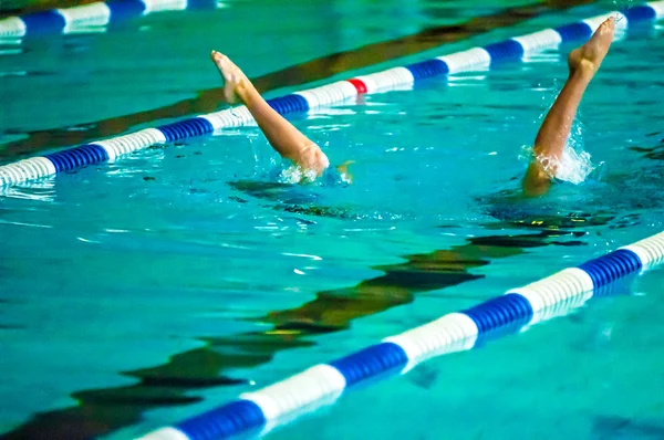 Female synchronized swimming — Stock Photo, Image