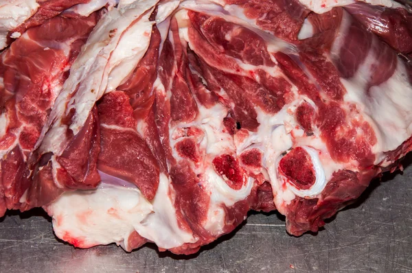 La viande fraîche de mouton est vendue au Bazar — Photo