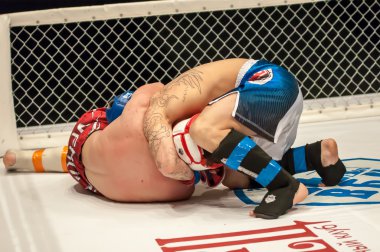 İki Mma savaşçıları maç