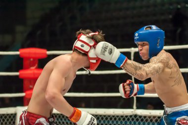 İki Mma savaşçıları maç
