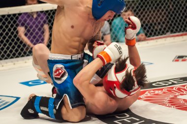 İki Mma savaşçıları maç