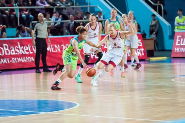 Kızlar basketbol oynamak,