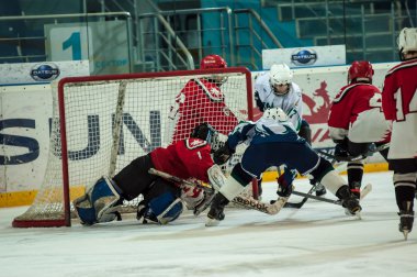 Gençler buz hokeyi oyuncusu