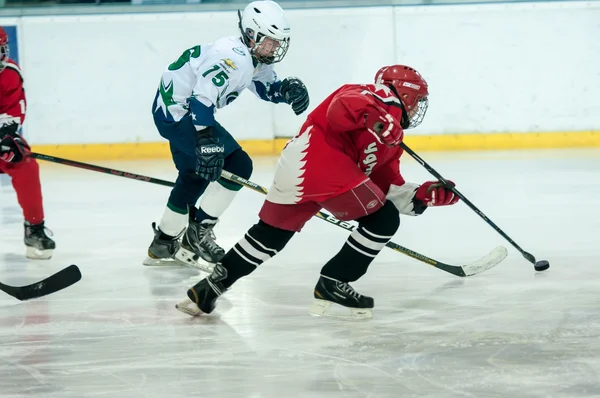 Joueur junior de hockey sur glace — Photo