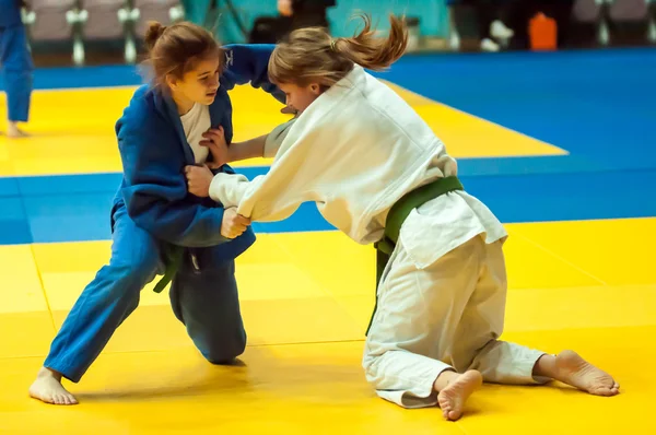 Meisjes concurreren in Judo — Stockfoto