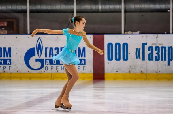 Meisje kunstschaatsster — Stockfoto