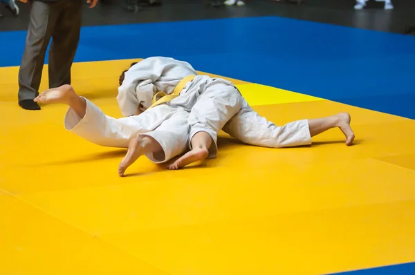 Competições de judô entre meninas, Orenburg, Rússia — Fotografia de Stock