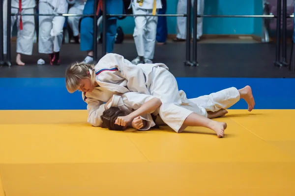 Judo wedstrijden onder meisjes, Orenburg, Rusland — Stockfoto