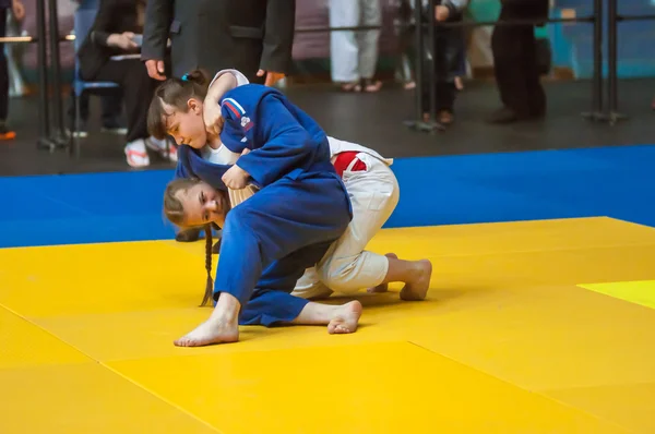 Judo wedstrijden onder meisjes, Orenburg, Rusland — Stockfoto