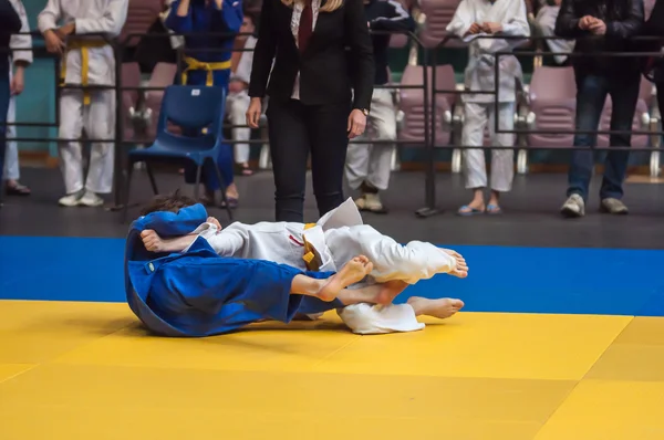 Judo wedstrijden onder jongens, Orenburg, Rusland — Stockfoto