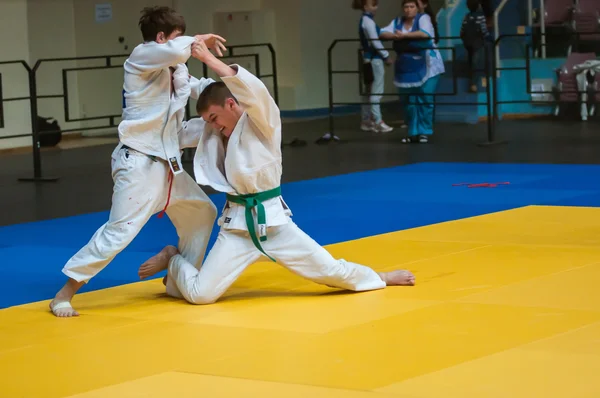 Judo wedstrijden onder jongens, Orenburg, Rusland — Stockfoto