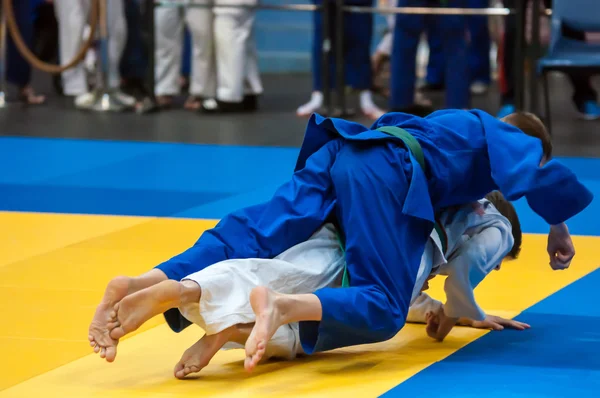 Judo tävlingar bland pojkar, Orenburg, Ryssland — Stockfoto