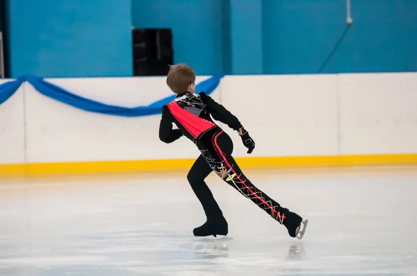 在奥伦堡，俄罗斯花样滑冰的男孩 — 图库照片