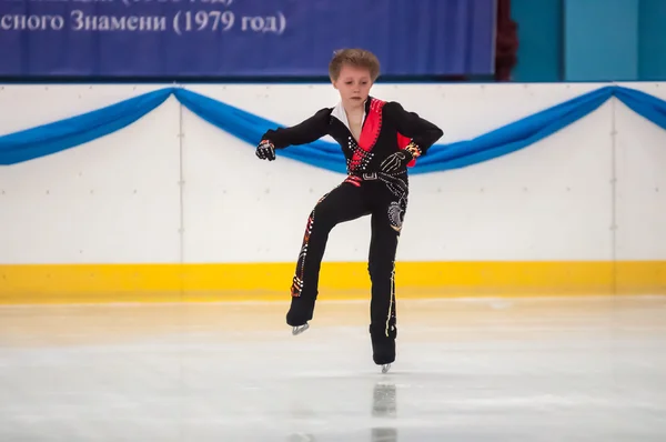 Boy in figure skating, Orenburg, Rússia — Fotografia de Stock