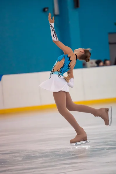 Menina patinadora artística, Orenburg, Rússia — Fotografia de Stock