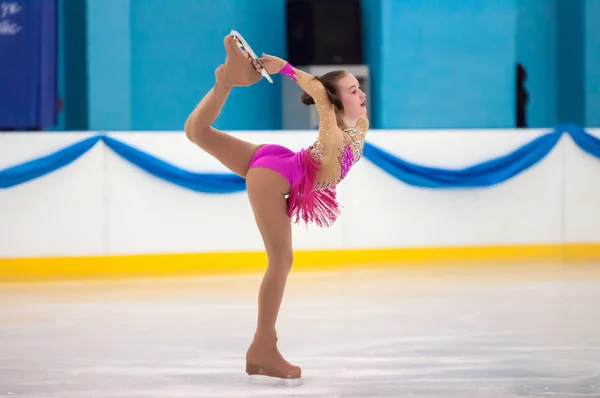Chica patinadora artístico, Orenburg, Rusia — Foto de Stock