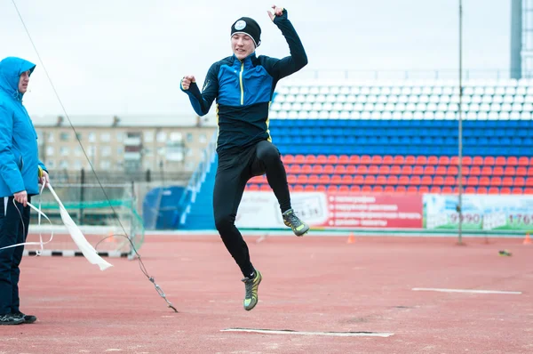 男子比赛在奥伦堡，俄罗斯跳远 — 图库照片