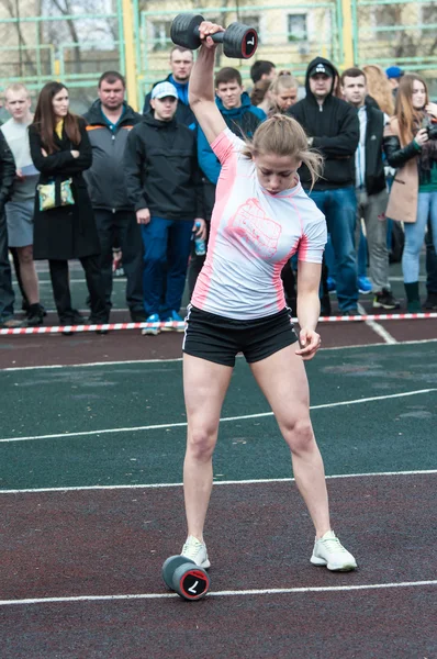 Dziewczyny konkurować w fitness Krzyś, Orenburg, Federacja Rosyjska — Zdjęcie stockowe
