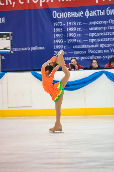 Menina figura patinador — Fotografia de Stock