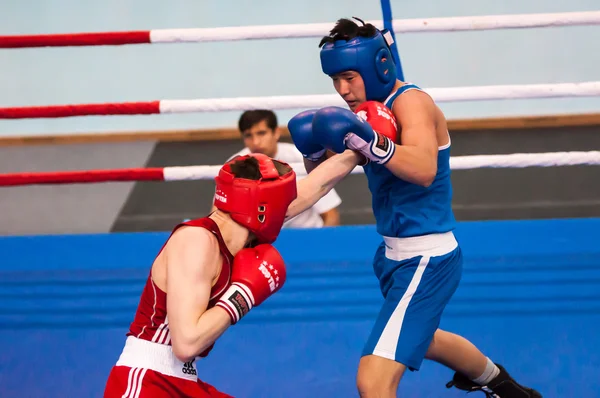 Fight boxers, Orenburg, Russia — Stock Photo, Image