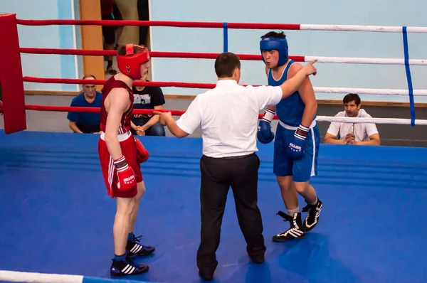 Fight boxers, Orenburg, Russia — Stock Photo, Image