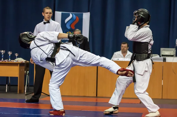 Os meninos competem no Kobudo, Orenburg, Rússia — Fotografia de Stock