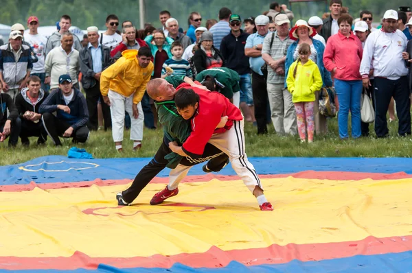 Lucha en el Festival de Sabantuy o Koresh —  Fotos de Stock