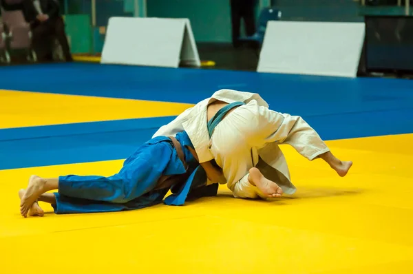 Jóvenes en Judo — Foto de Stock