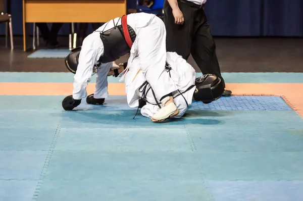 The boys compete in the Kobudo — Stock Photo, Image
