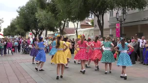 Dançando menina — Vídeo de Stock