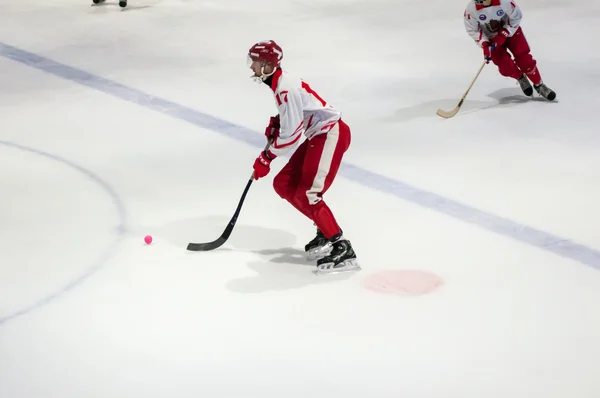 Spelet i Mini hockey med bollen — Stockfoto