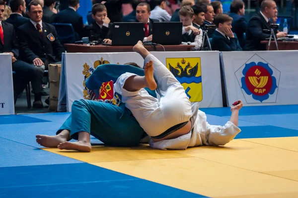 Jongens strijden in Judo. — Stockfoto