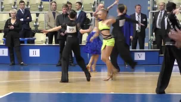 Spor dans yarışmaları — Stok video
