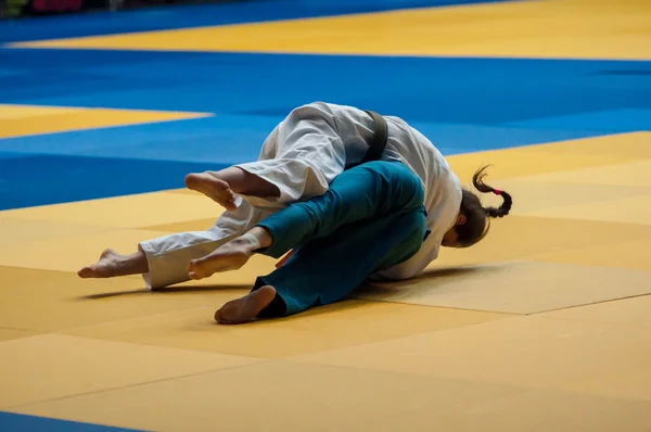 Las niñas compiten en Judo —  Fotos de Stock