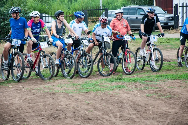 Competition cyclists lovers — Stock Photo, Image