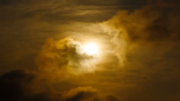 Caducidad de un eclipse solar parcial al amanecer, marzo de 2016, Tailandia . — Vídeos de Stock