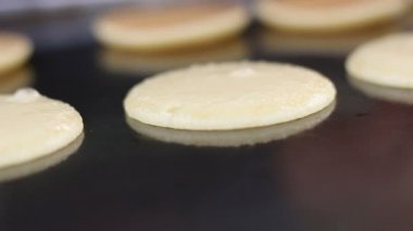 Tokyo gözleme sosis tarzı Tayland unundan yapılmış.