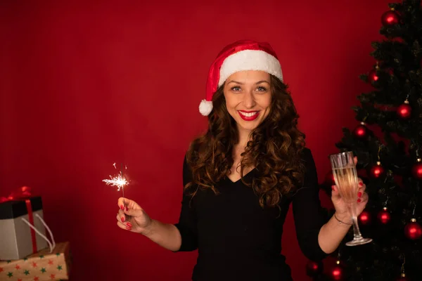 Nieuwjaar corporate kerstgroeten of uitnodigingen Layout meisje in Santa hoed — Stockfoto