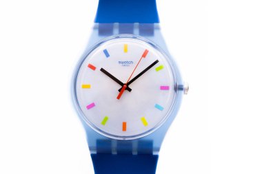 Roma, İtalya 07.10.2020 - Swatch blue children modayı İsviçre yapımı kuvars saat