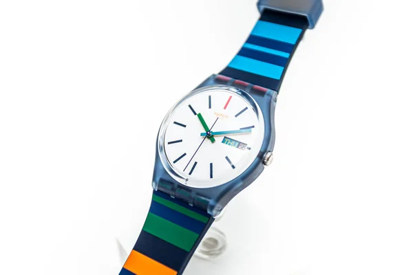 Řím, Itálie 07.10.2020 - Swatch childrens fashion swiss made quartz watch — Stock fotografie