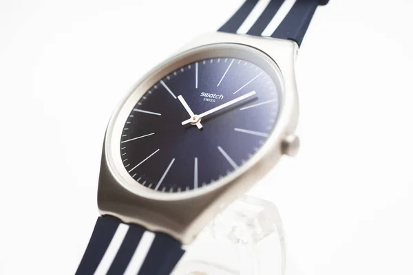 Rzym, Włochy 07.10.2020 - Swatch simple classic sport design swiss quartz watch — Zdjęcie stockowe