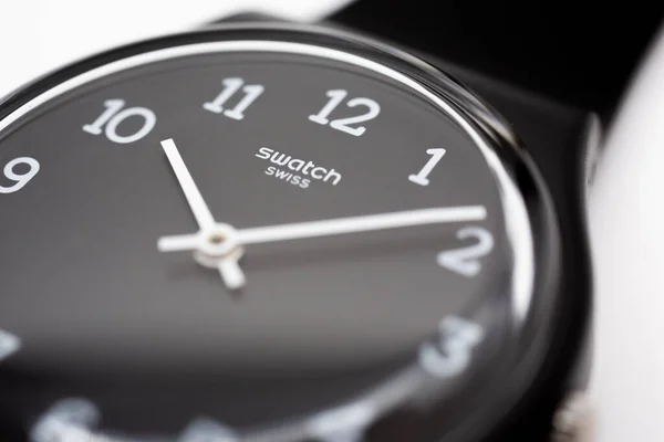 Geneve, Switzerland 07.10.2020 - 검은 손목 시계 다이얼에 스톱스 로고 — 스톡 사진