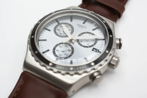 Róma, Olaszország 07.10.2020 - Swatch klasszikus design svájci készült mechanikus óra — Stock Fotó