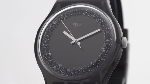 New York, ABD, 01.11.2020 Swatch saati izole edildi — Stok video