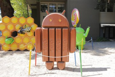 Mountain View, CA, ABD, 2.09.2020 - Google Android Heykeller Meydanı 'nda KitKat