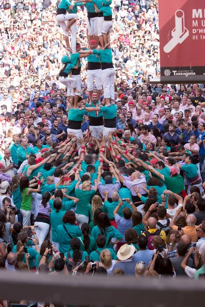 Tarragona, España, 19 de septiembre de 2019 - Torre de Castillos Humanos para Niñas — Foto de Stock