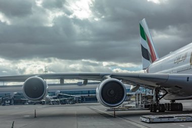 Prag, Çek Cumhuriyeti, 2.09.2020 - Emirates Airbus A-380-800 Prag Havaalanı